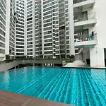 Kuala Lumpur Infinity Skypool Hostel