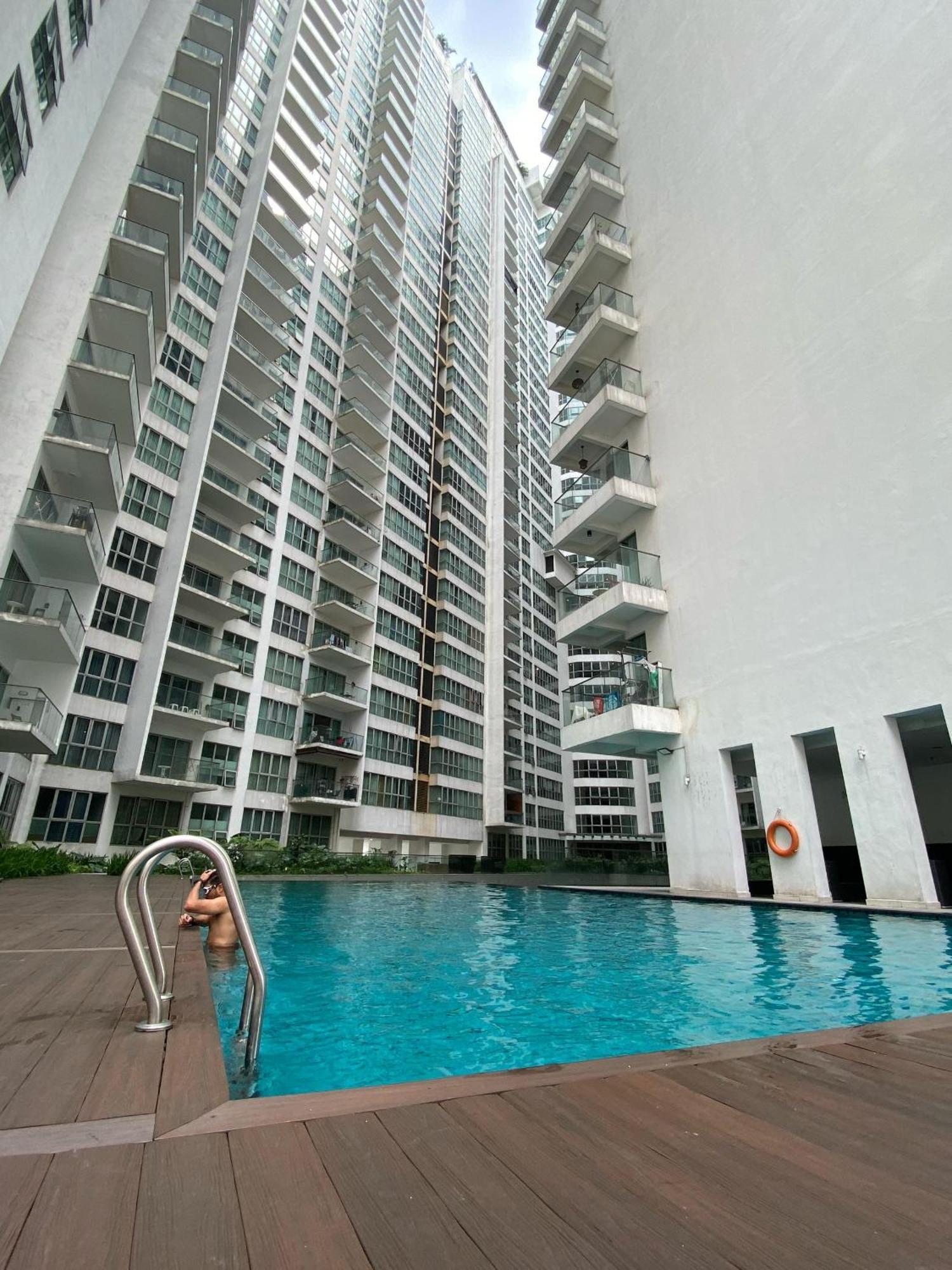 Infinity Skypool *